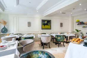 Queens Boutique Hotel - Image 3