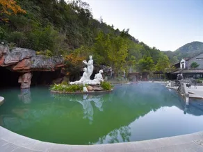 Rehai Hot Spring Resort · Meinvchi - Image 4