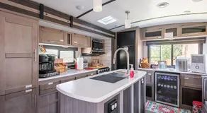 River RV, Romance Glamping Pup Paradise Riverside - Image 5
