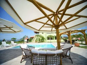 Charming 2-Bed Apartment - Image 5
