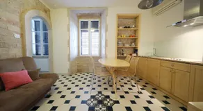 Petrizio Palace - Image 4