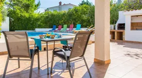 Apartamento vacacional con barbacoa y terraza | Vistas al jardín - Image 3