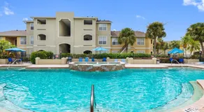 Spacious 1Bedroom Condo with Pool, Walk to the water - Image 3