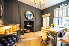 42 is the Answer- Stunning York townhouse appearing on TV Holiday Home Show - Image 2