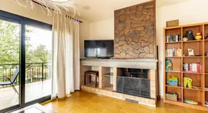 Ca La Iaia – Casa con piscina y jardín - Image 3