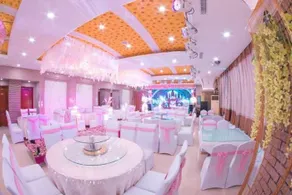 Jin Baoli Business Hotel - Image 4