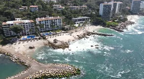 Ocean Front, 3 bedroom, 3 bathroom, Casa Natalia, Playa Esmeralda - Image 5