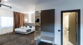 Hotel Luxor - Image 2