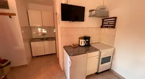 Studio Max - Image 3