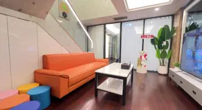 Yunsong Loft Upscale Family Unit, Sanlitun, Beijing - Image 4