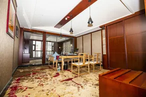 McLaren Business Hotel - Image 3