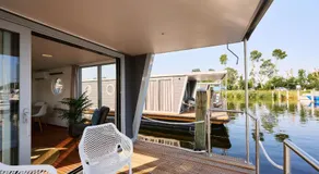 Glamping Houseboat - Image 5