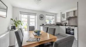 Stylish 3-Bed House in Langley, Driveway Parking! - By Tempstay - Image 3