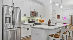 Luxury Game House 5 min to Broadway - Image 4