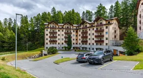 Luxury Mountain Apartment with Private Sauna and Underground Parking - Image 4
