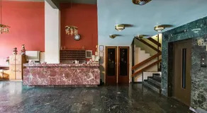Grand Hotel - Image 5