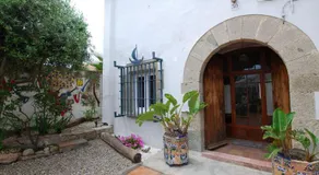 The Painter's Home - Image 4