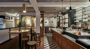 Green Hotel - Image 3