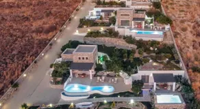 Stelani Villas & Suites - Image 3