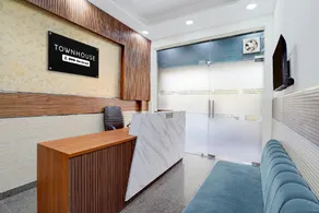 Super Townhouse Krishna Nagar Metro Station - Image 3