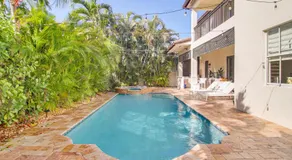 Great for Gatherings! Sleek & Relaxing Hialeah Gem - Image 4