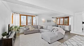 White Stone House: Pet-Friendly Home on 10 acres! - Image 2