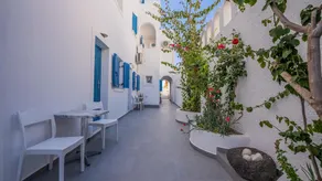Anna's - Image 5