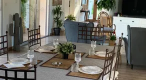 Le Patio, chambres d hôtes pour adultes en Camargue, possibilité de naturisme à la piscine, - Image 4