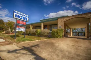 Hi Way Eight Motor Inn - Image 5