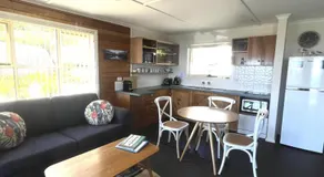 BINALONG BEACH COTTAGE Beachfront at Bay of Fires Next to Restaurant - Image 3