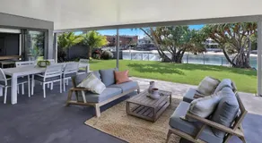 MOOLOOLABA CANAL HOME - Modern 4Bedroom with Spa, Sauna and Private Pontoon - NEW proprietor 2024 - Image 2