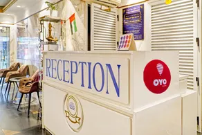 Super OYO 800 Moon Creek Hotel - Image 5