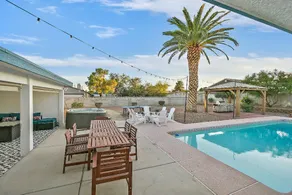 Tropicana Desert Villa 6 Bdrm 8 King, 6 Twin Bds 10ft Deep Pool & Spa - Image 3