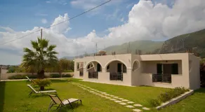 Tropical Apartments - Image 5