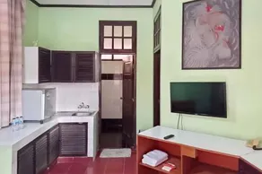 RedDoorz Plus near Tugu Mercusuar Anyer - Image 5