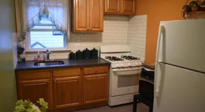 Beautiful Room near JFK and close to LaGuardia Airports - Image 4