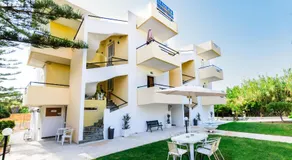 Sunshine Apartments - Image 2