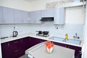 Emerald Nest | Cozy 2BHK Hill Apartment - Image 4