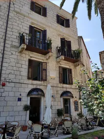 The Fabris - Luxury Inn - Image 5