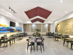 Vienna International Hotel Hezhou Zhaoping Administrative Center - Image 5