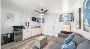Studio condo near downtown and cruise terminal, across from the Seawall - Image 2