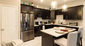 The Entertainment House Sleeps 8 Near Mall - Image 4