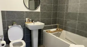Newcastle Great Park 4BR Home, Sleeps 8 - Image 5