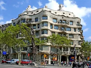 Plaza Universitat - Image 2