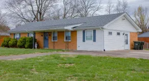 3BR Home Near Louisville | King Suite Fenced Yard - Image 5