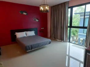Deluxe pool access - Image 3