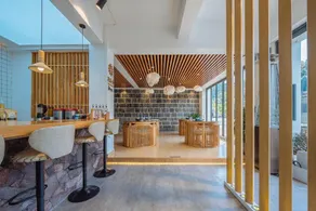 Yunshang Time Lake View Hot Spring Resort Homestay (Heshun Branch) - Image 2