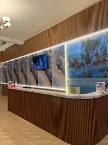 Penuin Hotel - Image 2