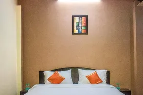 Boutique Riverside Property - Image 3