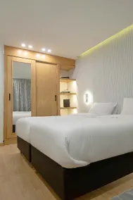 Parkside Boutique Serviced Apartments - Image 2